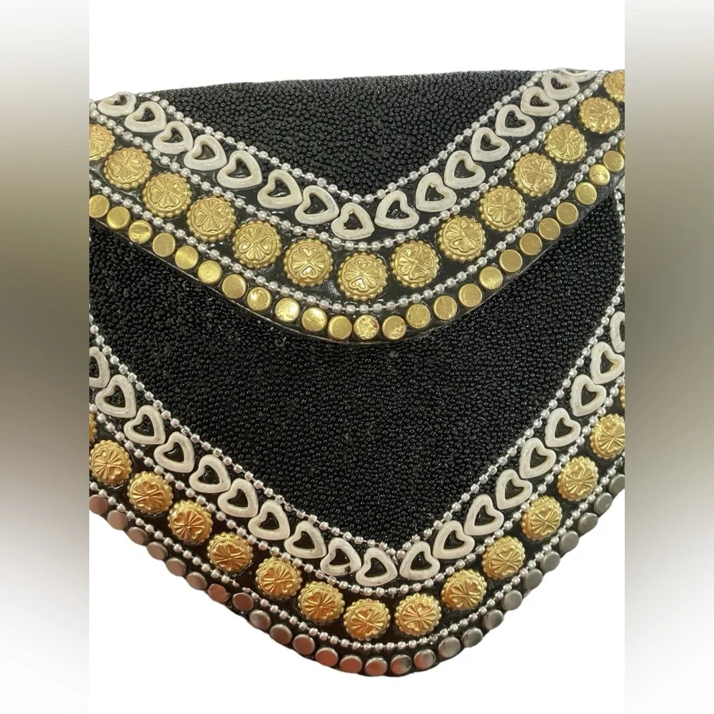 NEW RAMLA Heart Shaped Hardbody Clutch Crossbody Bag Black Silver Gold 6x8 - Picture 9 of 13